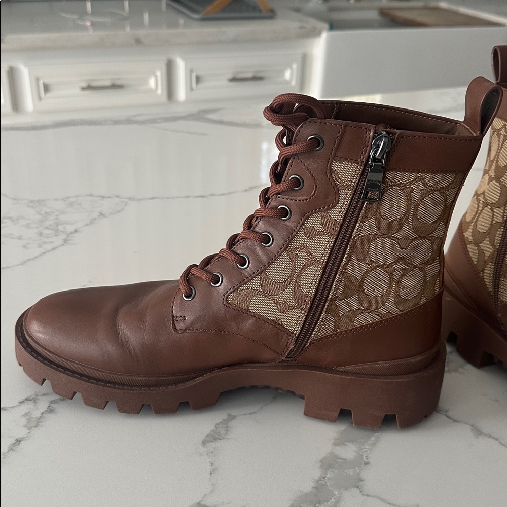 City sole Brown Lace-Up Coach Boots 9.5 - Picture 3 of 9